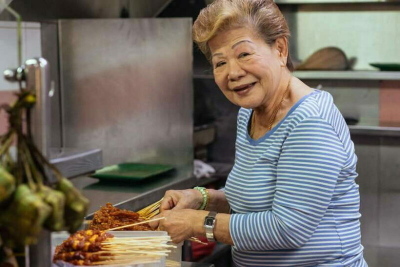 Singapore: Private Food Tour 10 Tastings with Locals - The Itinerary: What to Expect from the First Step to the Last