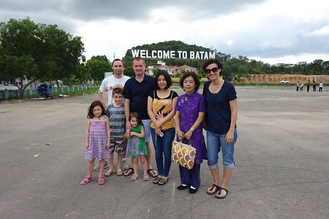 Singapore to Batam:City Tour With Ferry Tickets & Lunch - Visiting Maha Vihara Duta Maitreya