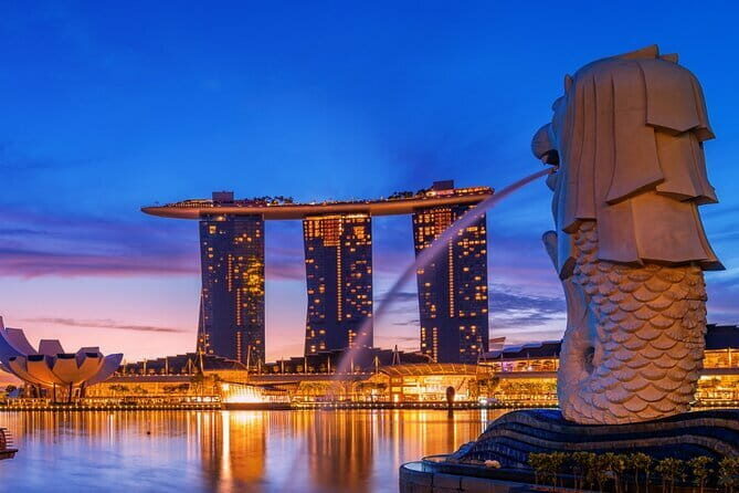 Singapore's Marina Bay Wonders and Heritage Tales, Chinatown - An In-Depth Look at the Tour Itinerary