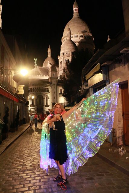 Singing Montmartre by Night With a Diva - Atmosphere and Unique Features