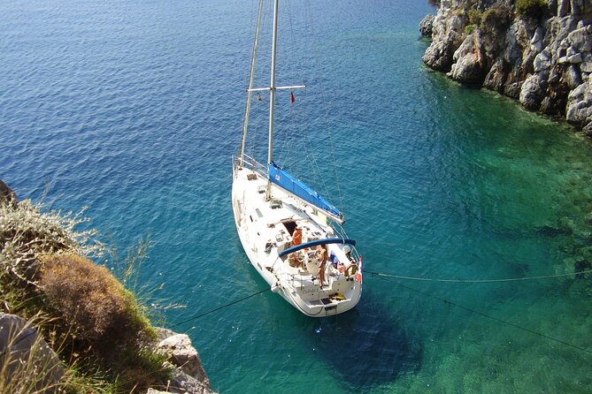Single Day Sail Boat Cruise With Swimming, Snorkeling, Drinks and Lunch - Transportation and Group Size