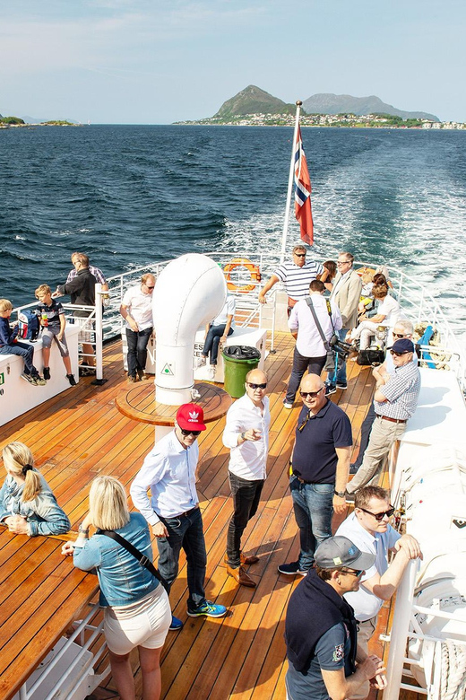 Singles Cruise on the Atmospheric MS Bruvik - Booking Information