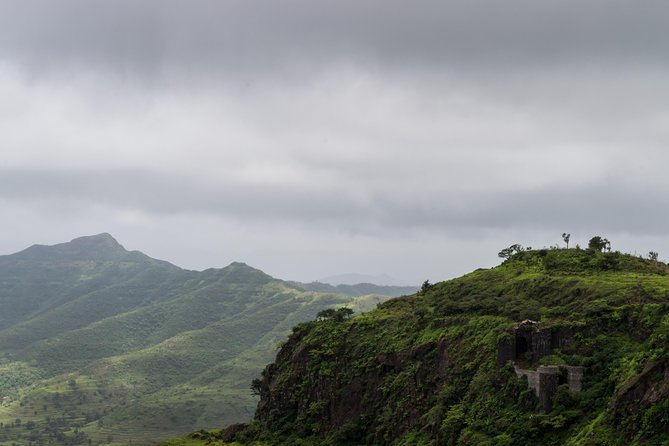Sinhagad Fort Trip (Guided Half Day Sightseeing Tour) - Khadakwasla Dam Experience