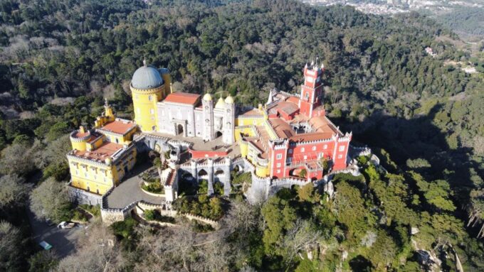 Sintra : Exclusive Full-Day Monuments Tour - Breathtaking Moorish Castle