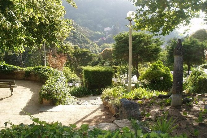 Sintra Gardens Romantic Tour E-Car GPS Guided Audio Route That Informs Amusement - Photography Opportunities