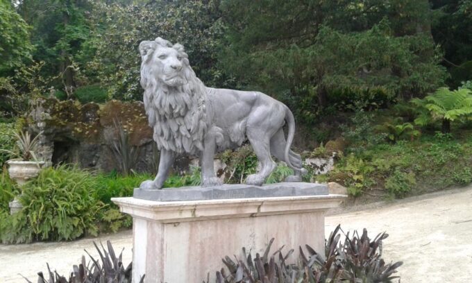 Sintra: Guided Tour and Entry Ticket to Quinta Da Regaleira - Getting to Quinta Da Regaleira