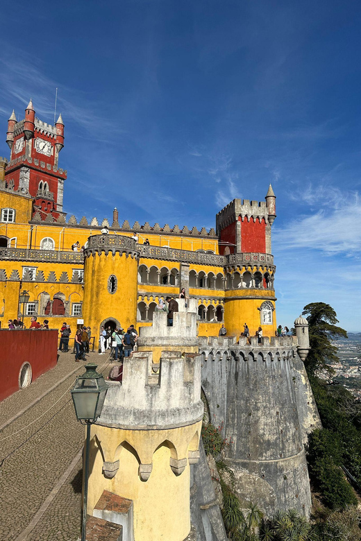 Sintra: Highlights Tour, Coastline and Cascais Group Tour - Key Points