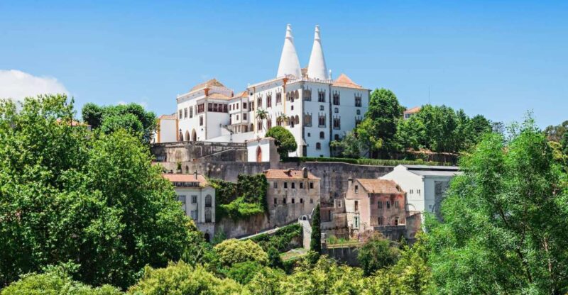 Sintra: National Sintra Palace Ticket & Optional Audio Guide - Audio Tour Accessibility and Compatibility