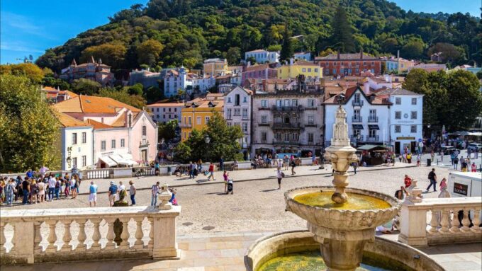 Sintra: Romantic Village Half-Day Guided Tour - Tour Duration and Cancellation Policy
