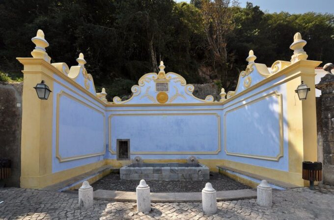 Sintra: -Sintra Sightseeing Tour With Tuk Tuk (1hr) - Exploring Sintras Palaces and Estates