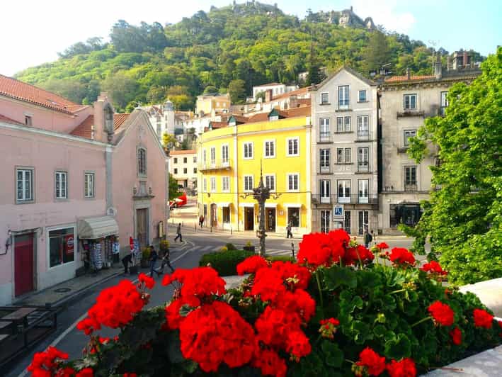 SINTRA, THE ROMANTIC VILLAGE - Itinerary and Locations