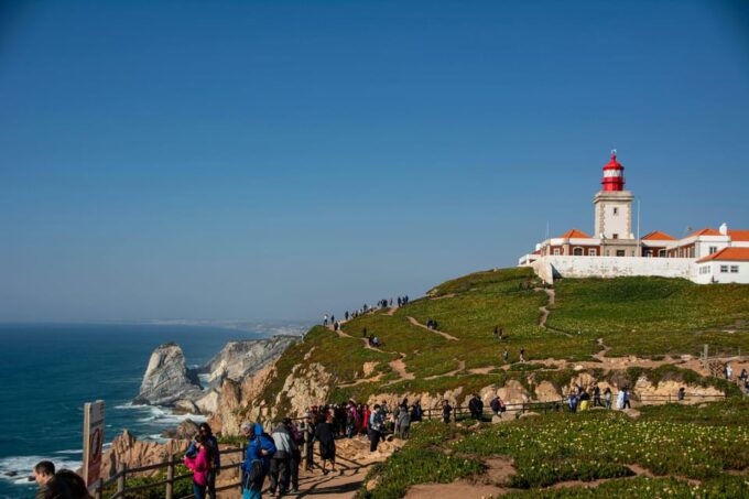 Sintra Tour: Including Cabo Da Roca, Azenhas Do Mar &Cascais - Exploring Azenhas Do Mar