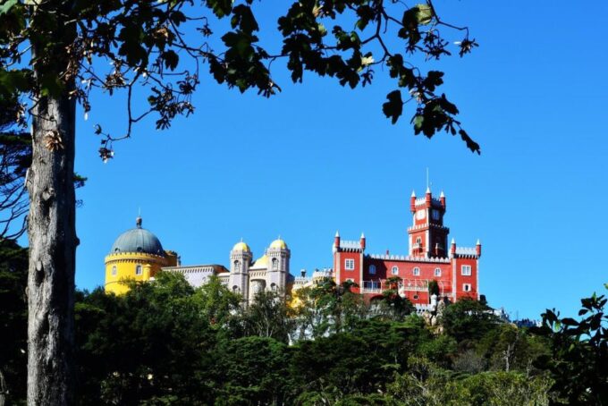 Sintra:1 Hour Tuk Tuk Experience to Pena Palace(3 Monuments) - Tour Duration