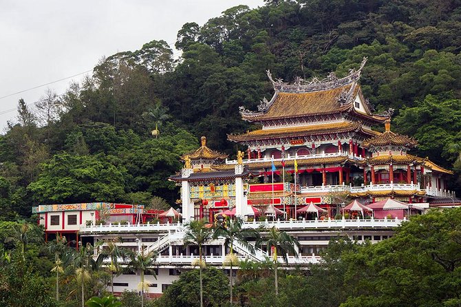 Sip & Savor: Maokong Tea & Shenkeng Stinky Tofu Private Day Tour - Tea and Tofu Highlights