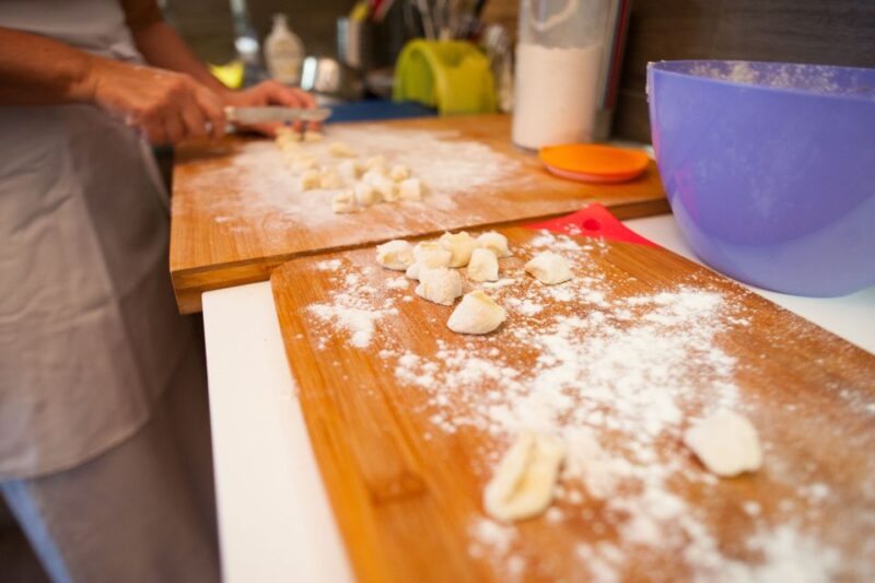Siracusa: Pasta & Tiramisu Cooking Class at a Locals Home - Pairing With Local Italian Wines