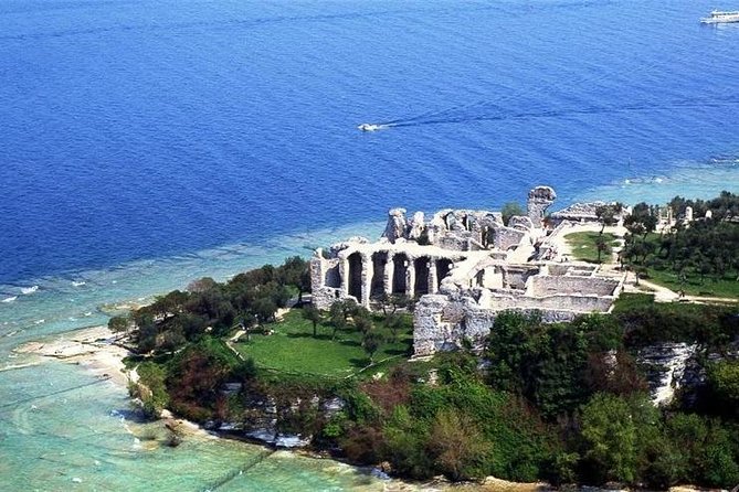 Sirmione & Verona, Lake Garda, Private Guided Tour From Milan - Guide Performance