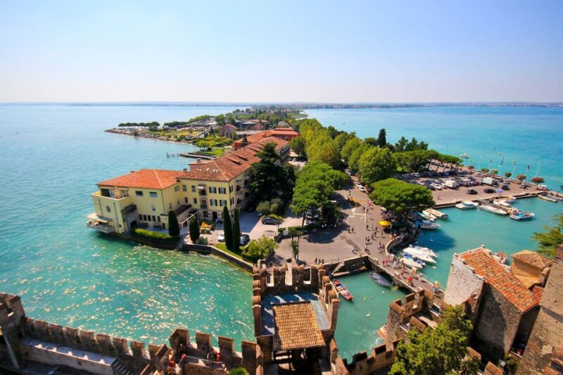 Sirmione: Walking and Speedboat Tour - Experience Highlights