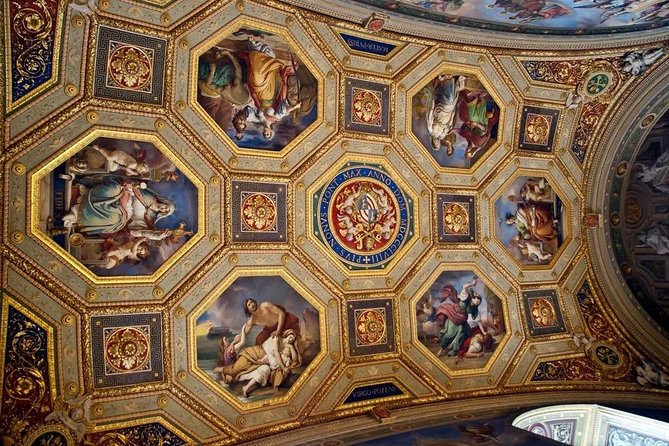 Sistine Chapel Morning Tour With Vatican Museums Galleries & Raphael Rooms - Traveler Experience