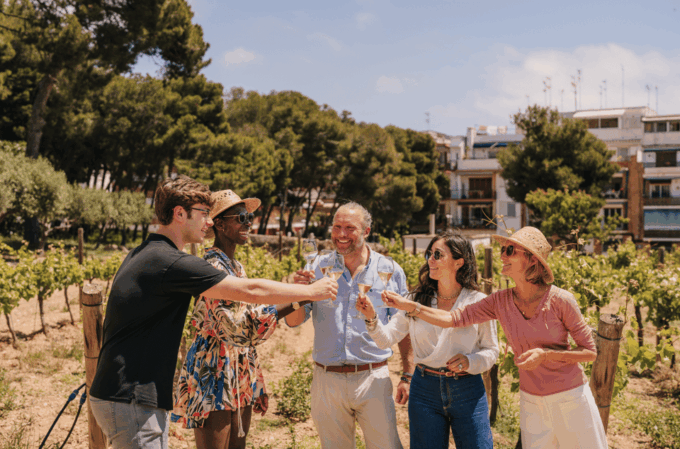 Sitges: Winery Visit, Sailing Experience and Walking Tour - Inclusions