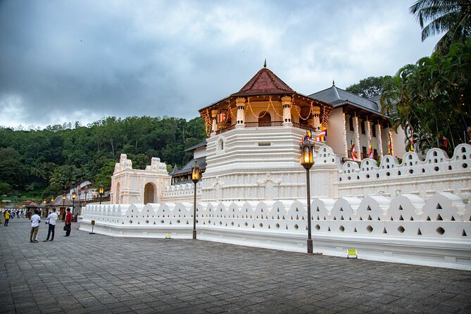 Six-Day Private Tour in Sri Lanka With 3-Star Hotel Stays and HB - Self-Expenses and Exclusions