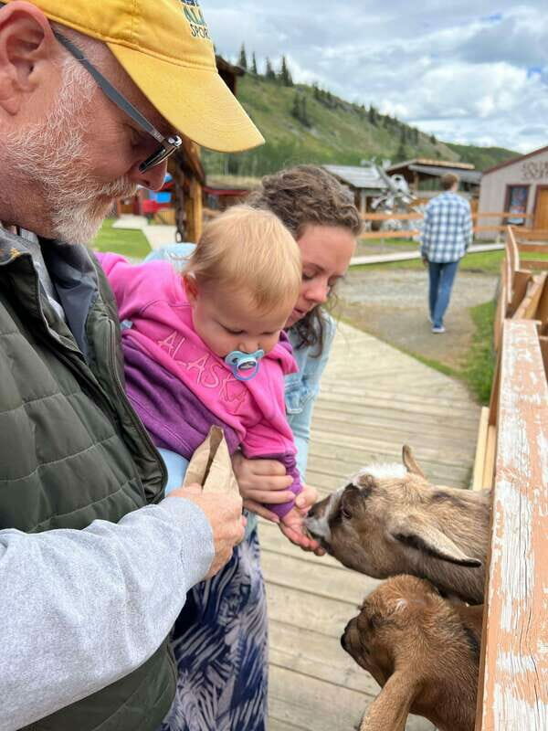 Skagway: Yukon Dog Mushing & Sightseeing Tour - Who is this tour best suited for?