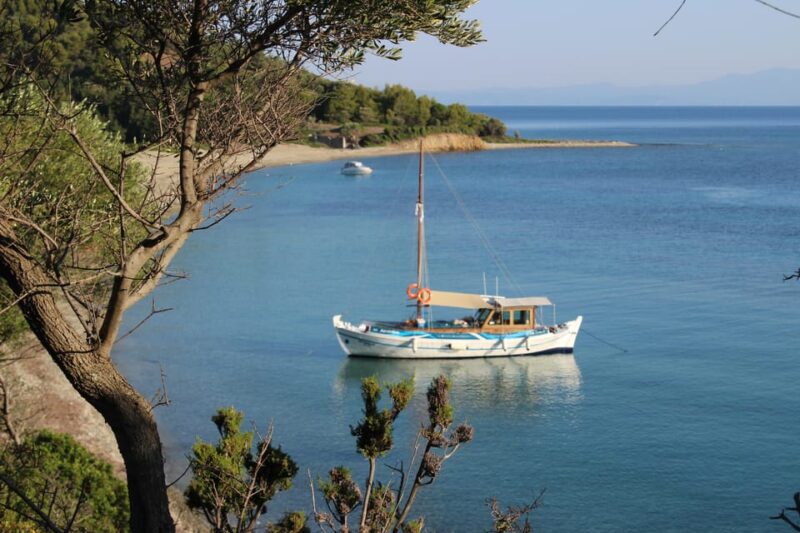 Skiathos: Boat Cruise With Dinner & Sunset Viewing - Itinerary Highlights