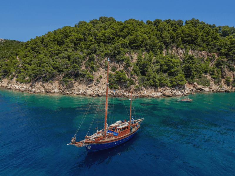 Skiathos: Wooden Sailboat Full- or Half-Day Trip With Meal - Onboard Amenities