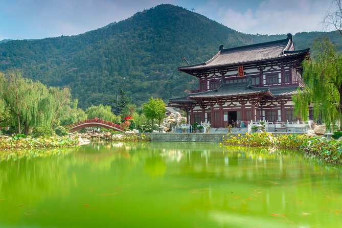 Skip the Line: Admission Ticket & Official Tour Guide of Xian Huaqing Palace - Tour Details and Highlights