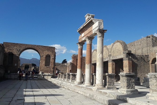 Skip-The-Line Ancient Pompeii Archaeological Site Small Group Tour - Highlights of Pompeii