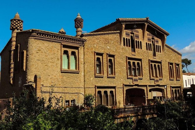 Skip the Line: Audio Guide Visit Gaudi Crypt and Colònia Güell Ticket - Highlights of the Visit