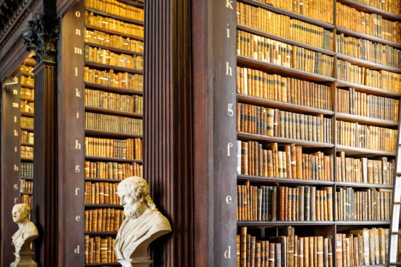 Skip-the-line Book of Kells and Old Town Private Tour - Key Points