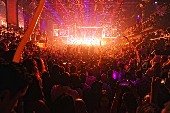 Skip the Line: Cancun Coco Bongo Gold Member Entrance Ticket - Dress Code and Attire