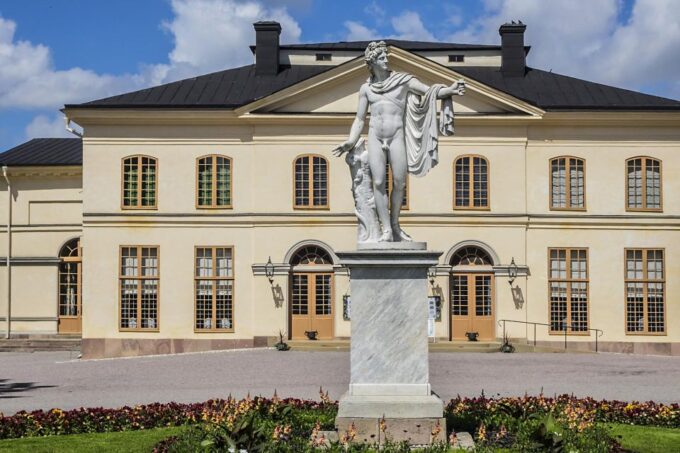 Skip-the-line Drottningholm Palace Stockholm Tour by Ferry - Versailles-inspired Gardens