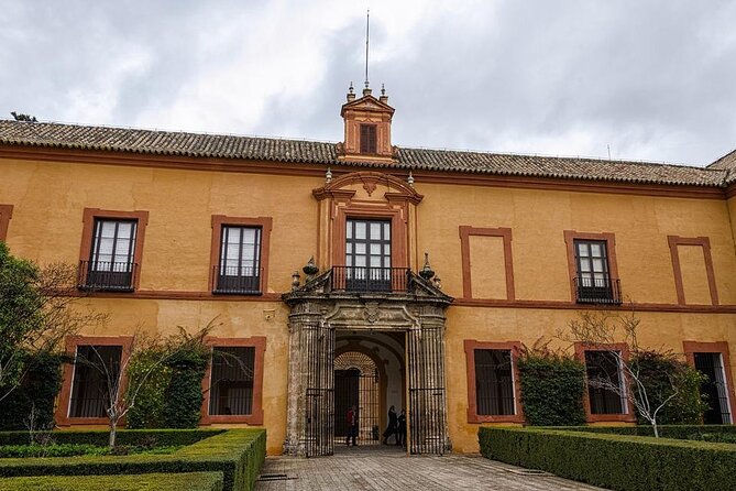 Skip-The-Line Entrance to the Real Alcázar of Seville With Audioguide - Considerations for Choosing a Tour Option
