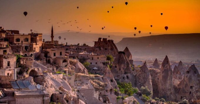 Skip-The-Line: Fairy Chimneys of Cappadocia W/Lunch - Uchisar Castle