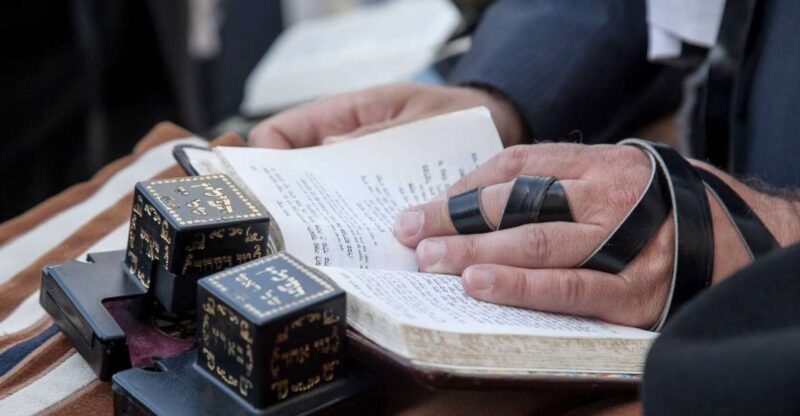 Skip-the-line Great Synagogue and Jewish Museum Private Tour - Key Points