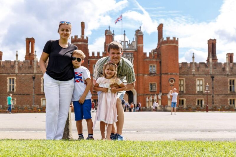 Skip-The-Line Hamptoncourtpalace Guided Day Trip From London - Private Guide and Highlights