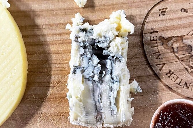 Skip the Line: Handmade Cheese, Fruit Paste & Gourmet Bread & Wafers Lunch - Cheese Factory Viewing