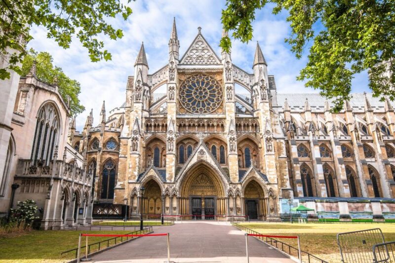 Skip-the-Line London Westminster Abbey Guided Tour in English - Gothic Architecture and Poets Corner