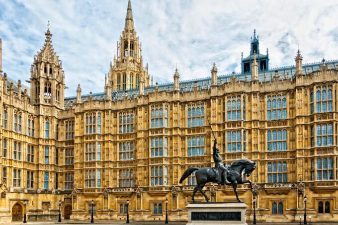 Skip-the-Line London Westminster Abbey Guided Tour in English - Licensed Blue Badge Guide