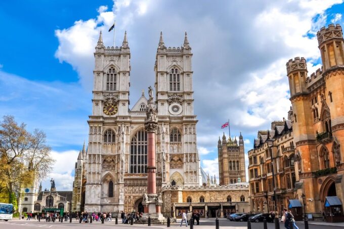 Skip-the-Line London Westminster Abbey Guided Tour in English - Tour Inclusions and Restrictions