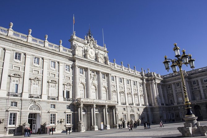 Skip-The-Line Madrid Royal Palace With Tapas Tasting & Retiro Park - Exploration of Retiro Park