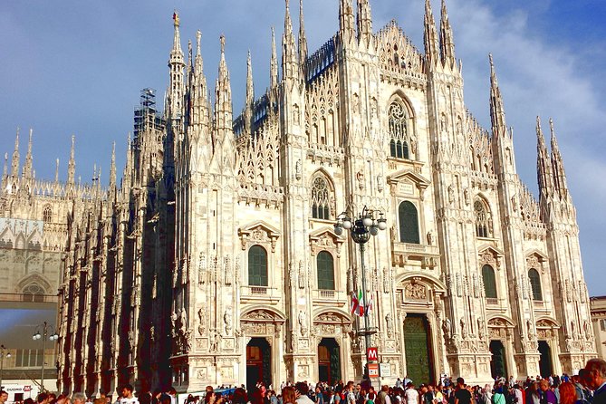 Skip the Line: Milan Duomo Guided Tour & Hop on Hop off Optional - Group Size Limit