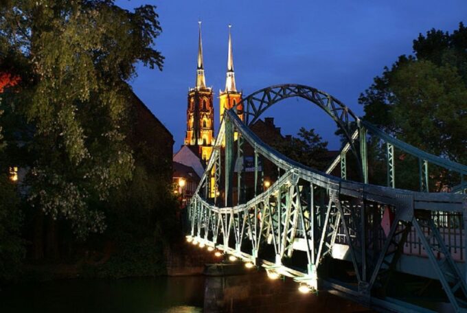 Skip-the-line National Museum and Old Town Private Tour - Reserve Now and Pay Later