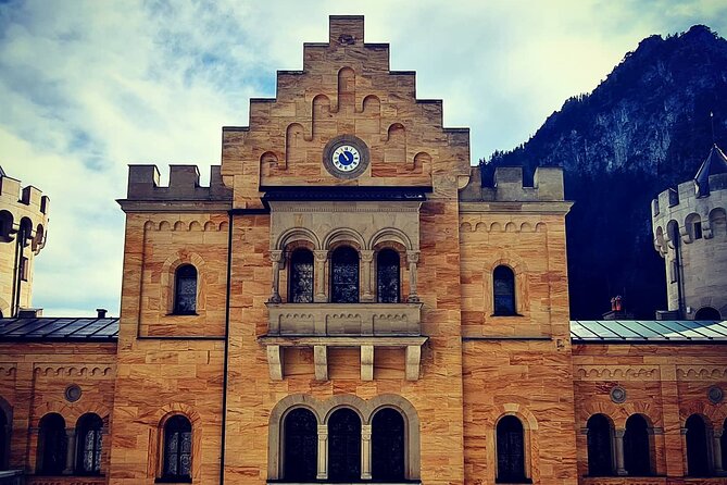 Skip-The-Line: Neuschwanstein Castle Tour From Hohenschwangau - Carriage Ride and Leisure Time