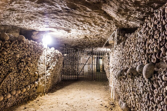 Skip the Line Paris Catacombs Tour With Restricted Areas - Meeting and Pickup Information