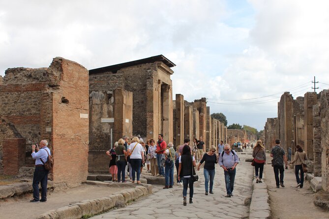 Skip the Line Pompeii Guided Tour With Archaeologist - Personalized Group Experience in Pompeii