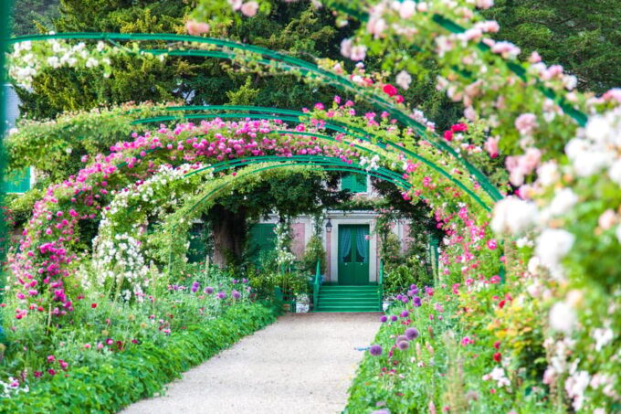 Skip the Line - Private Morning Visit Claude Monet'S Garden - Breakfast at Café