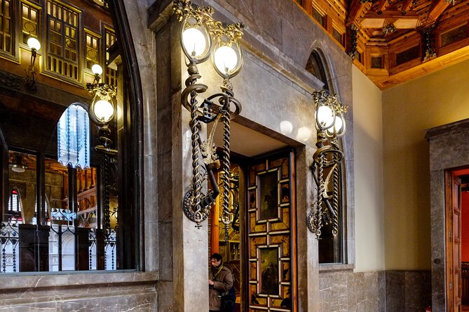 Skip-the-Line Private Tour of the Güell Palace by Gaudi - Highlights of the Güell Palace