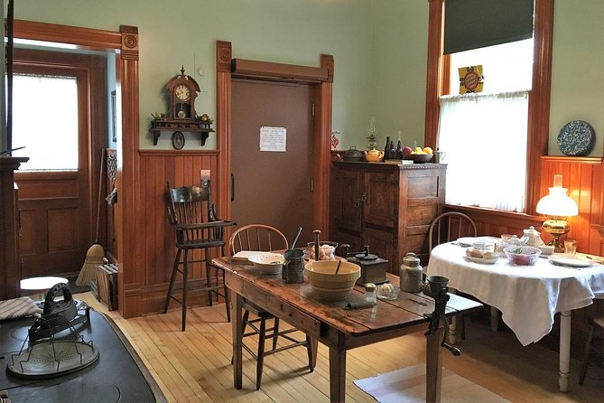 Skip the Line: Public Tour-Adult Admission Ticket (50 Mins) - Museum Highlights